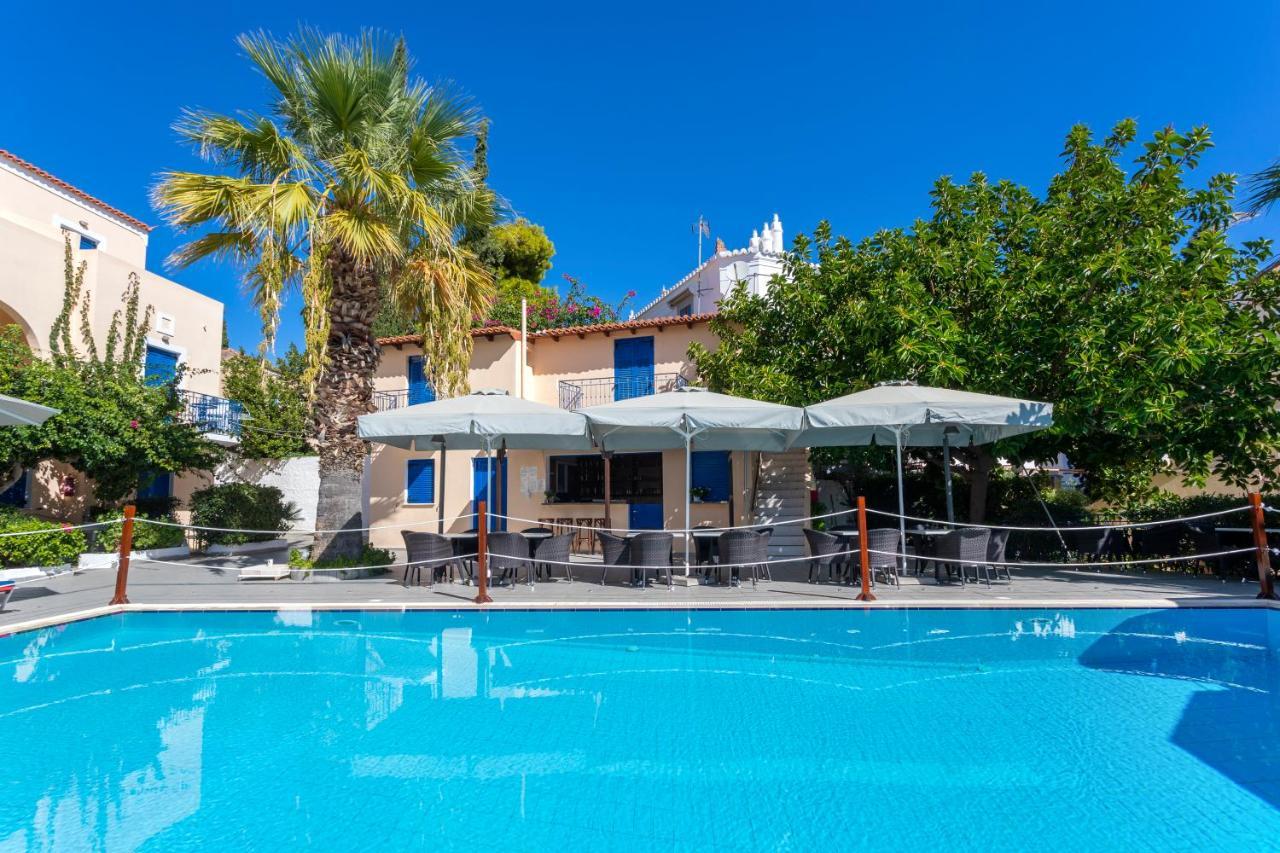 Vanas Apartments Spetses Town ภายนอก รูปภาพ