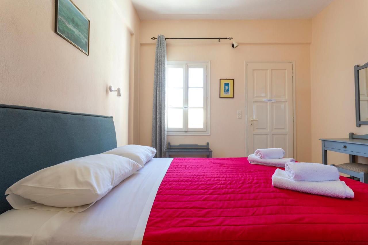 Vanas Apartments Spetses Town ภายนอก รูปภาพ
