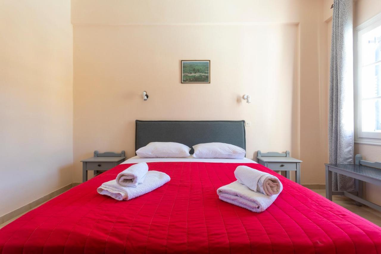 Vanas Apartments Spetses Town ภายนอก รูปภาพ