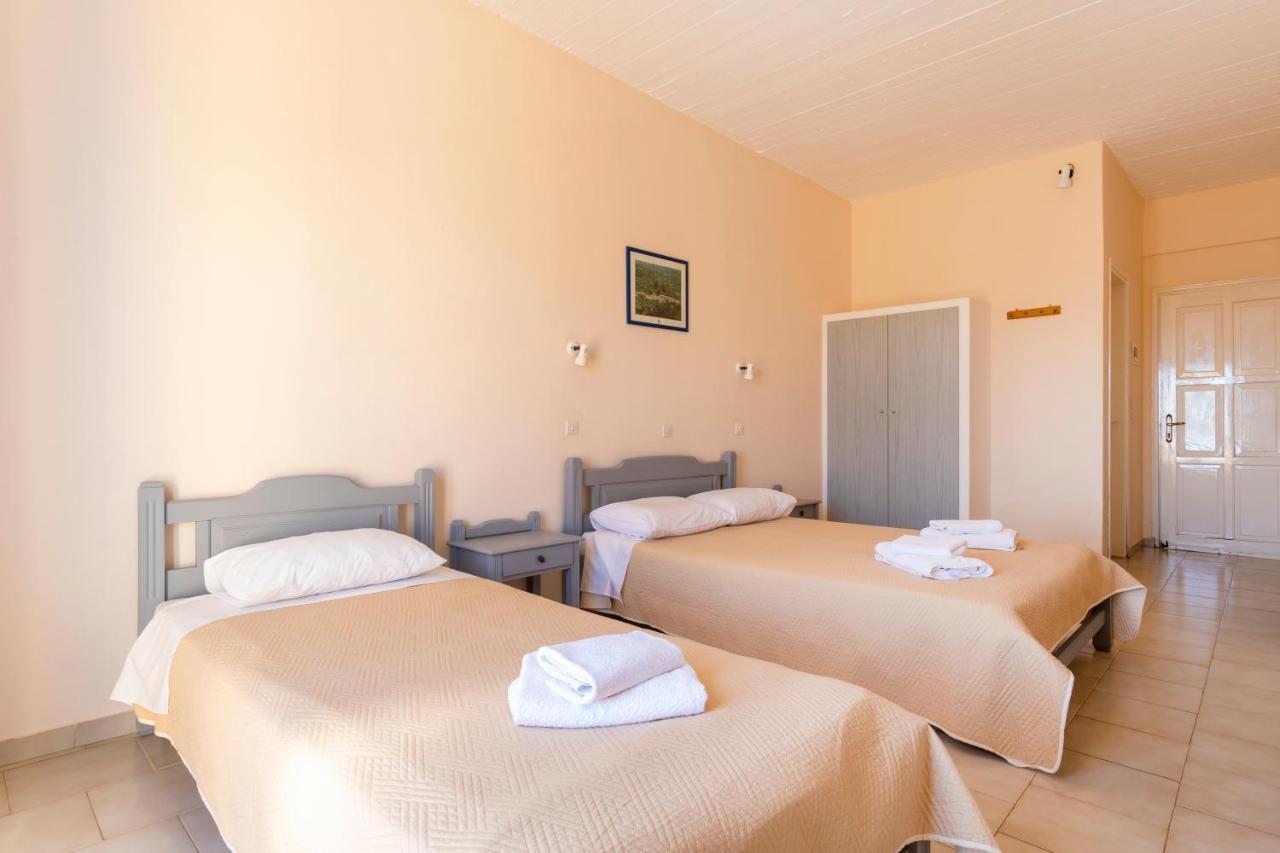 Vanas Apartments Spetses Town ภายนอก รูปภาพ
