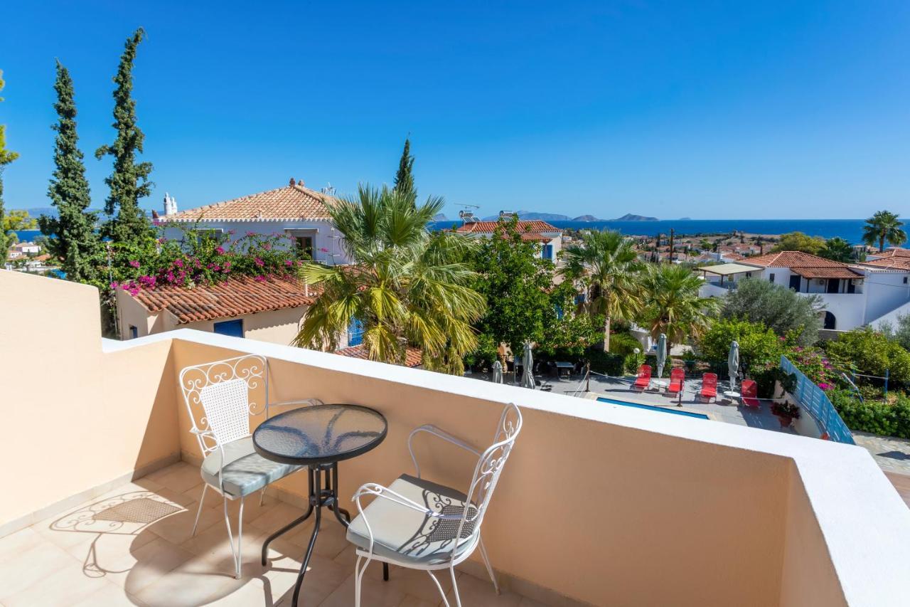 Vanas Apartments Spetses Town ภายนอก รูปภาพ