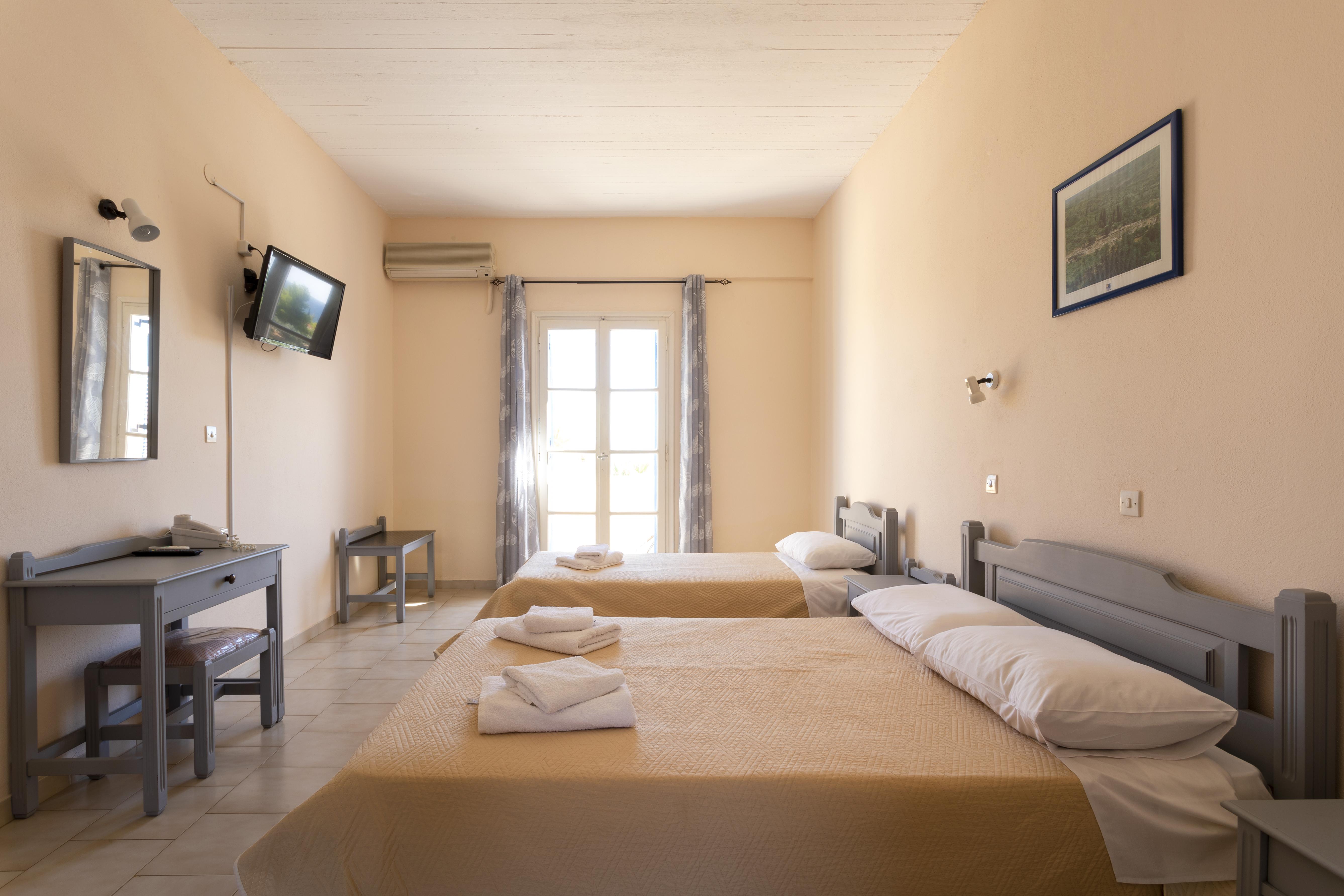 Vanas Apartments Spetses Town ภายนอก รูปภาพ
