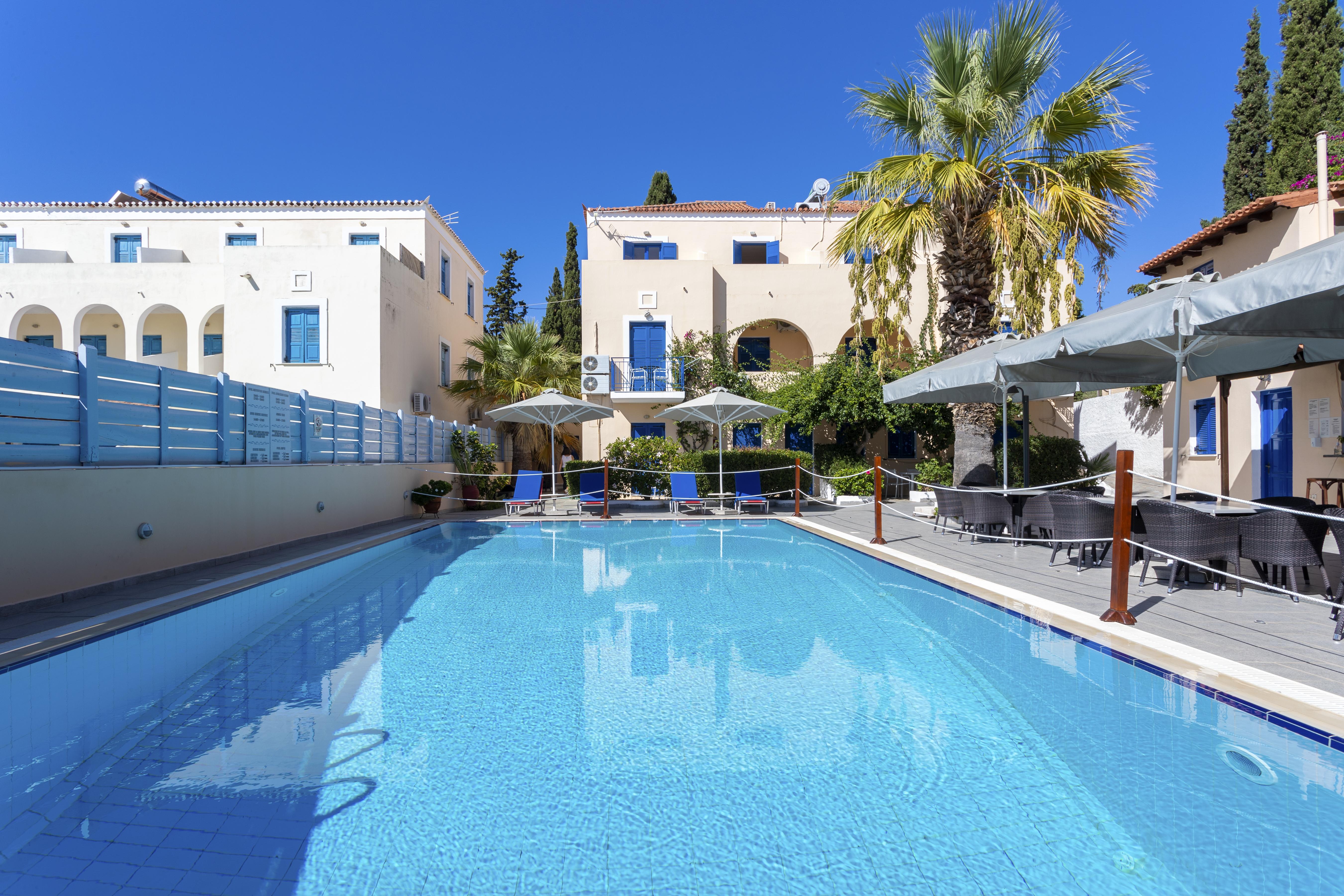 Vanas Apartments Spetses Town ภายนอก รูปภาพ