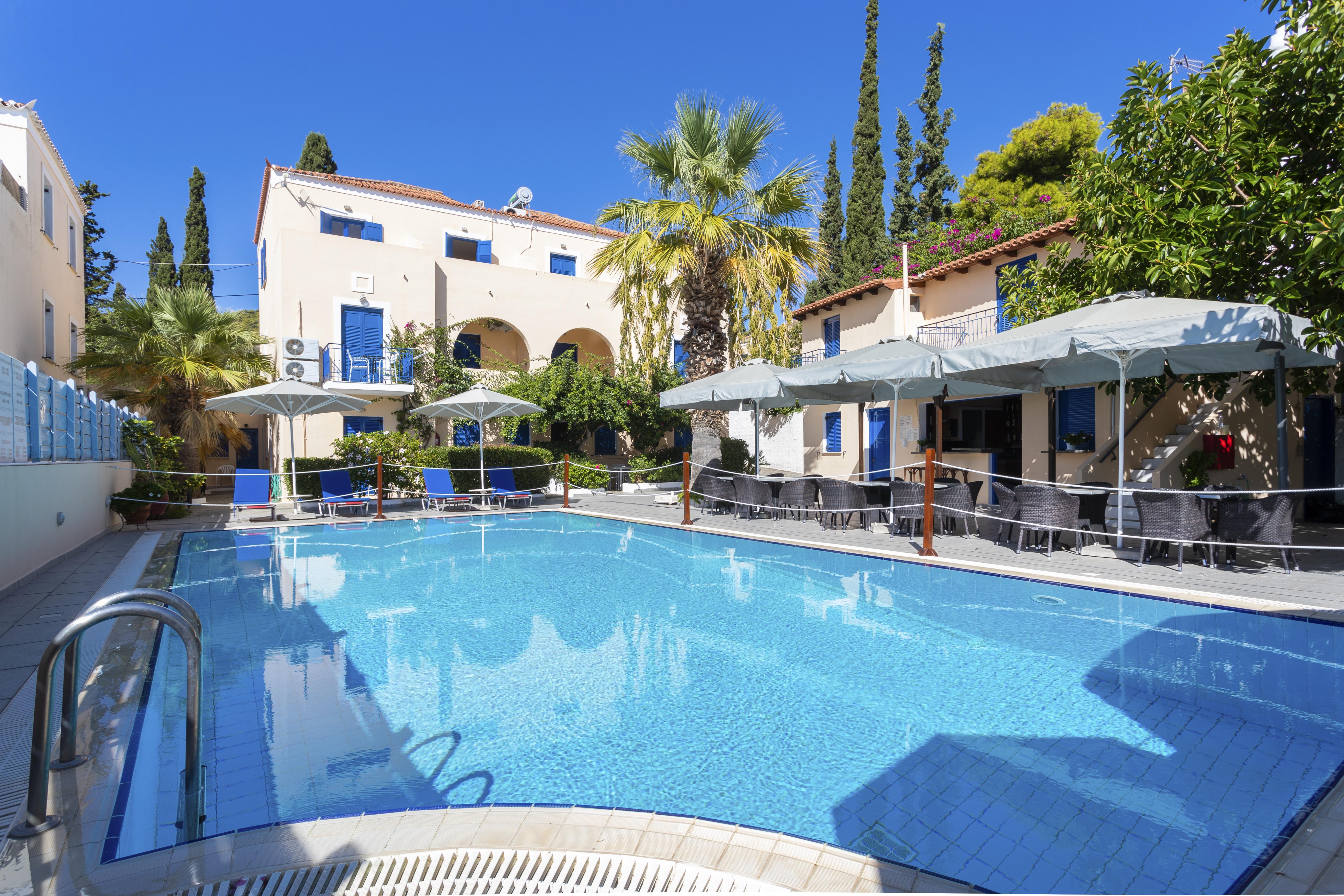 Vanas Apartments Spetses Town ภายนอก รูปภาพ