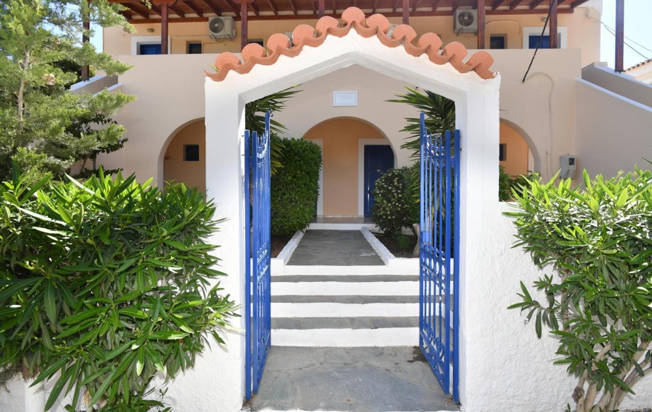 Vanas Apartments Spetses Town ภายนอก รูปภาพ