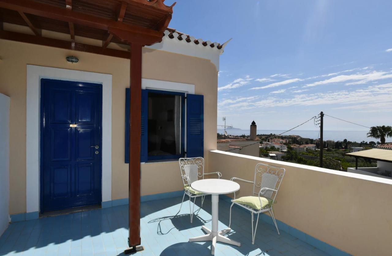 Vanas Apartments Spetses Town ภายนอก รูปภาพ