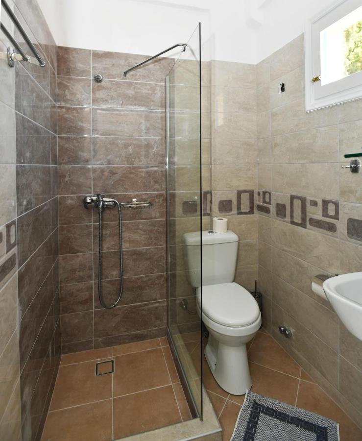 Vanas Apartments Spetses Town ภายนอก รูปภาพ