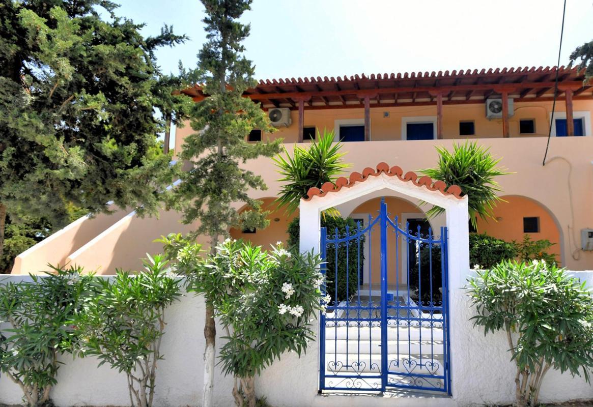 Vanas Apartments Spetses Town ภายนอก รูปภาพ